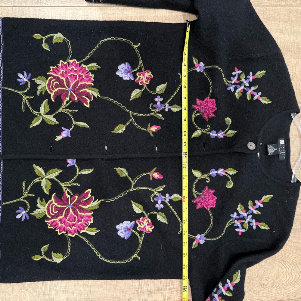 Carole Little Black Wool Floral Embroidered Button Cardigan 1X - Picture 5 of 6